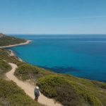 Les sentiers côtiers méconnus de Corse : itinéraires sauvages entre mer turquoise et maquis